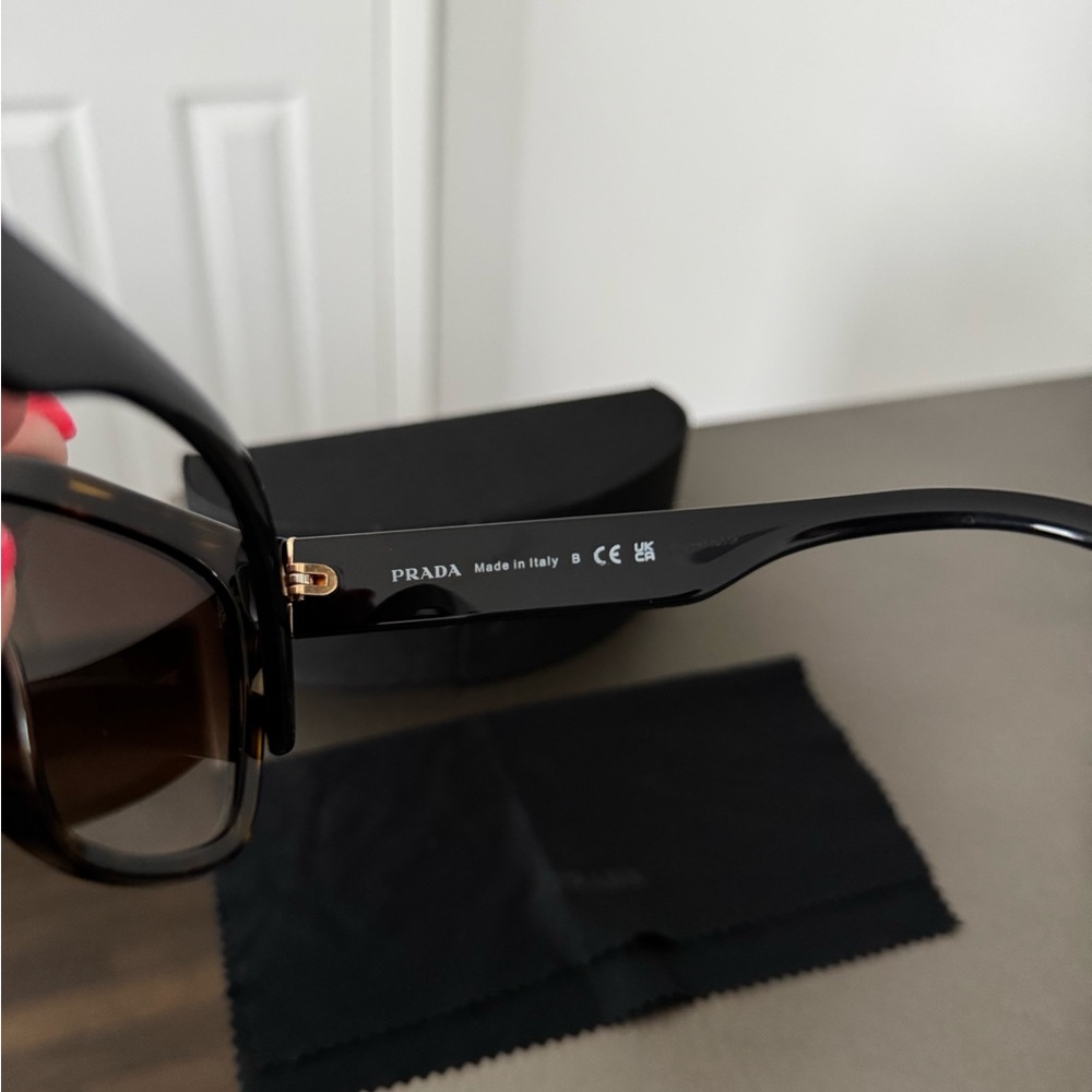 Prada Tortoise PR23XSF sunglasses - Picture 4 of 6